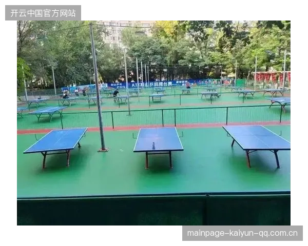 乒乓球场边摄像头捕捉精彩瞬间，社媒传播力爆棚